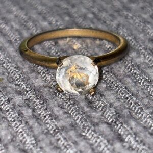 Vintage size 6.5 gold tone clear crystal ring